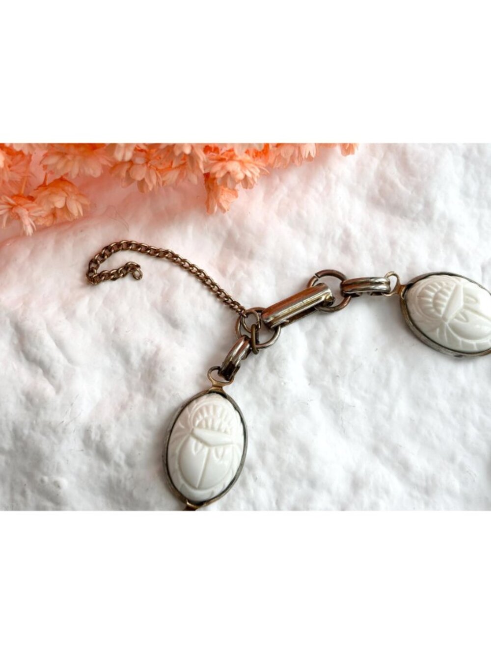 Egyptian Revival Scarab White Milk Glass Beetle Silver T 80's Vintage Bracelet - Picture 5 of 11